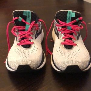 Brooks Ghost 11 size 8.5